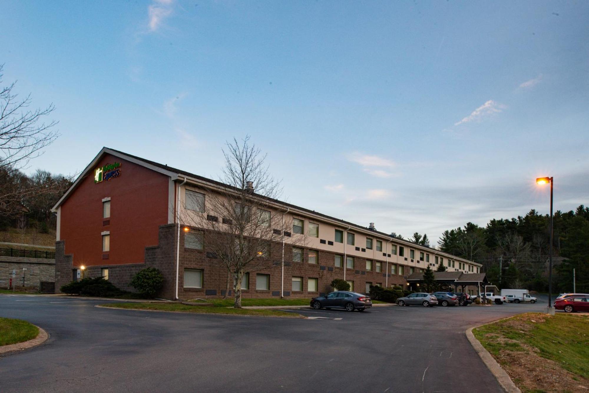 Holiday Inn Express Blowing Rock South By Ihg Exterior foto