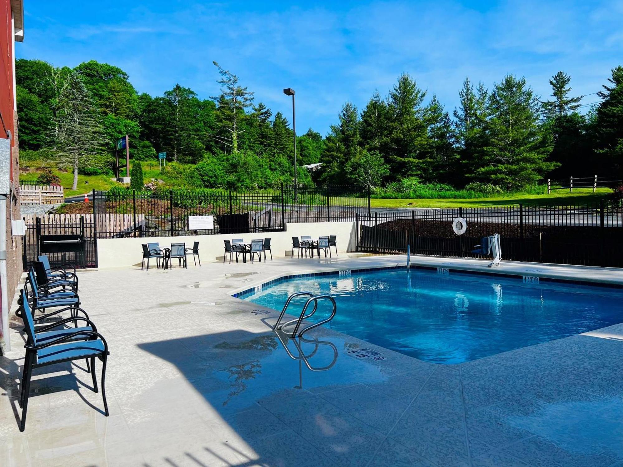 Holiday Inn Express Blowing Rock South By Ihg Exterior foto